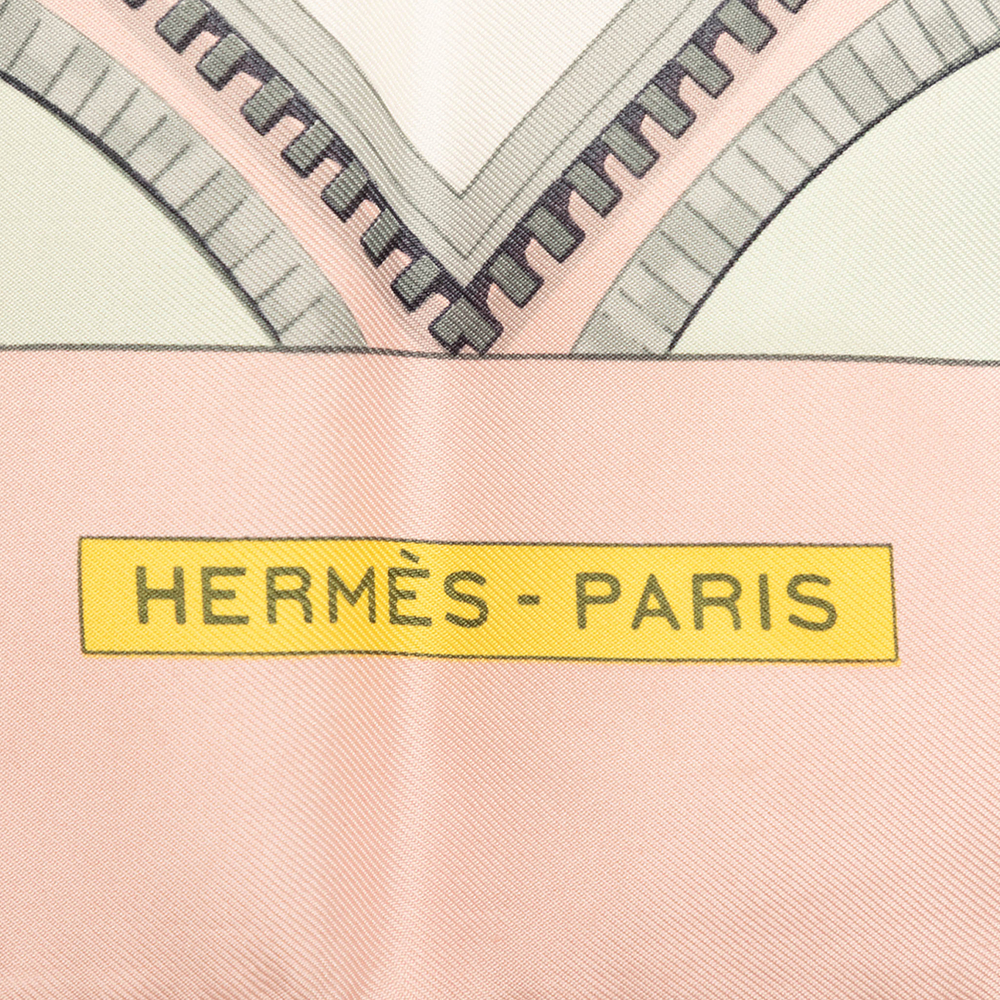 Pre-Loved Hermes Bordeaux Porte Oceane Silk Scarf 90 - Picture 3 of 7